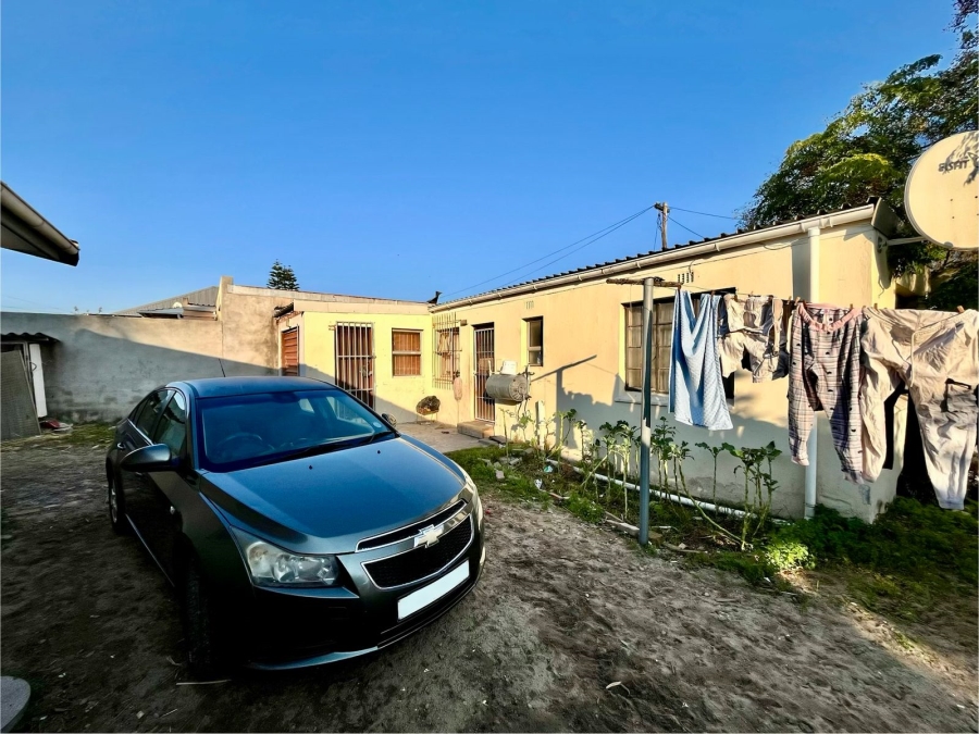 6 Bedroom Property for Sale in Riverton Western Cape